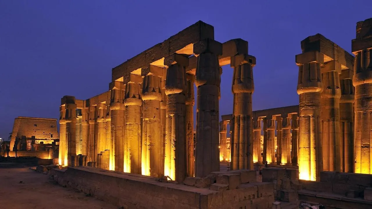 Royal Home Luxor Pool View
